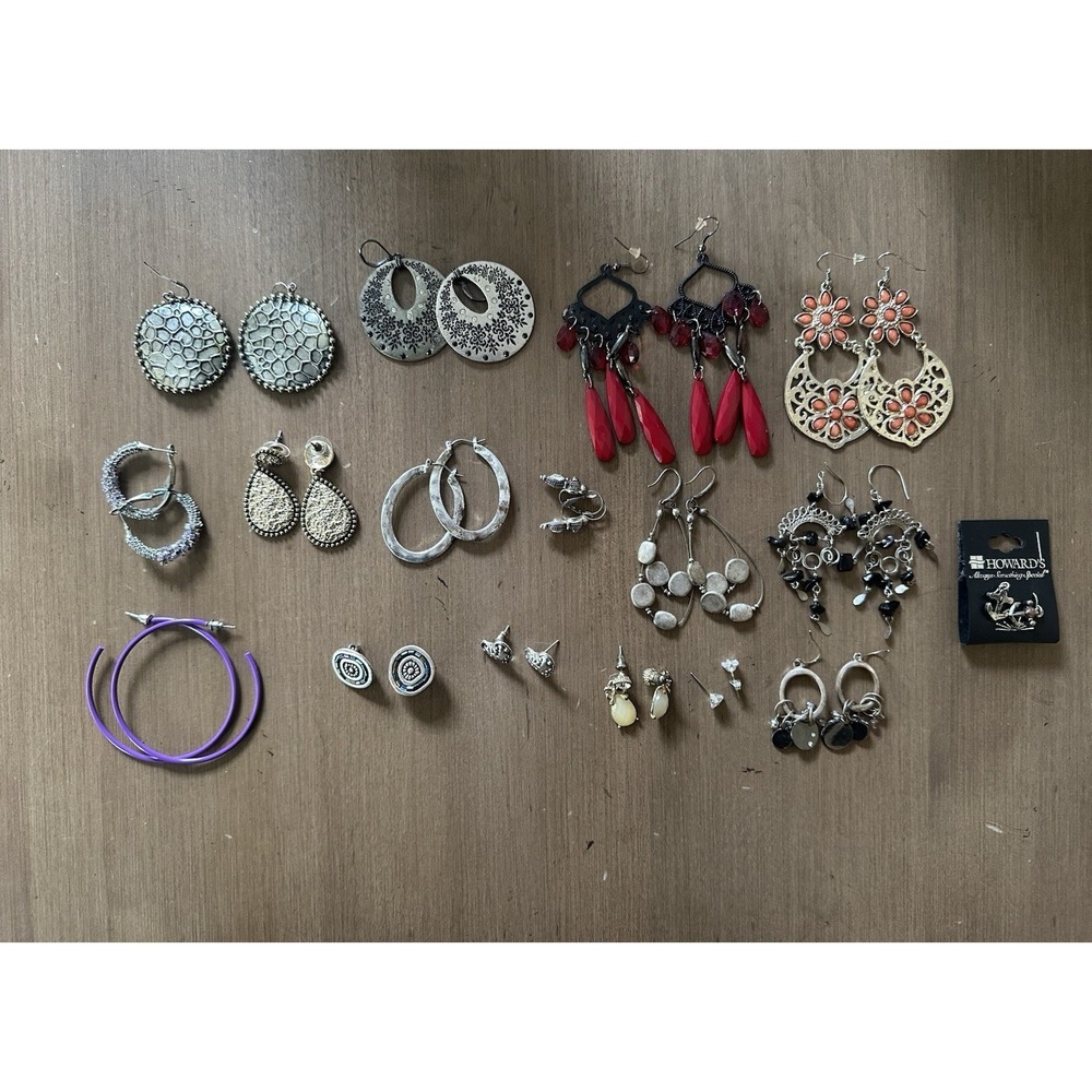 Lot of 17 Pairs Costume Boho Earrings Beaded Crystals Dangle Drop Pierced